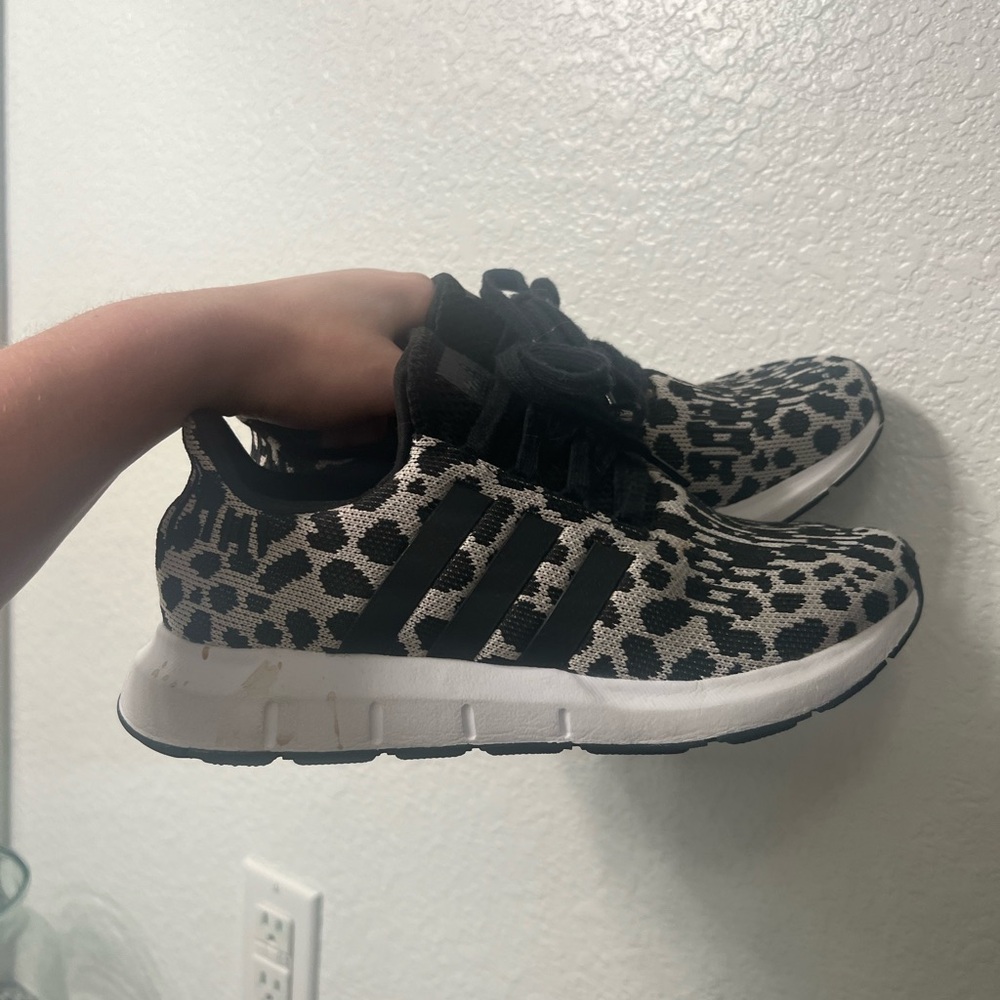 Adidas running shoe swift run - size 7